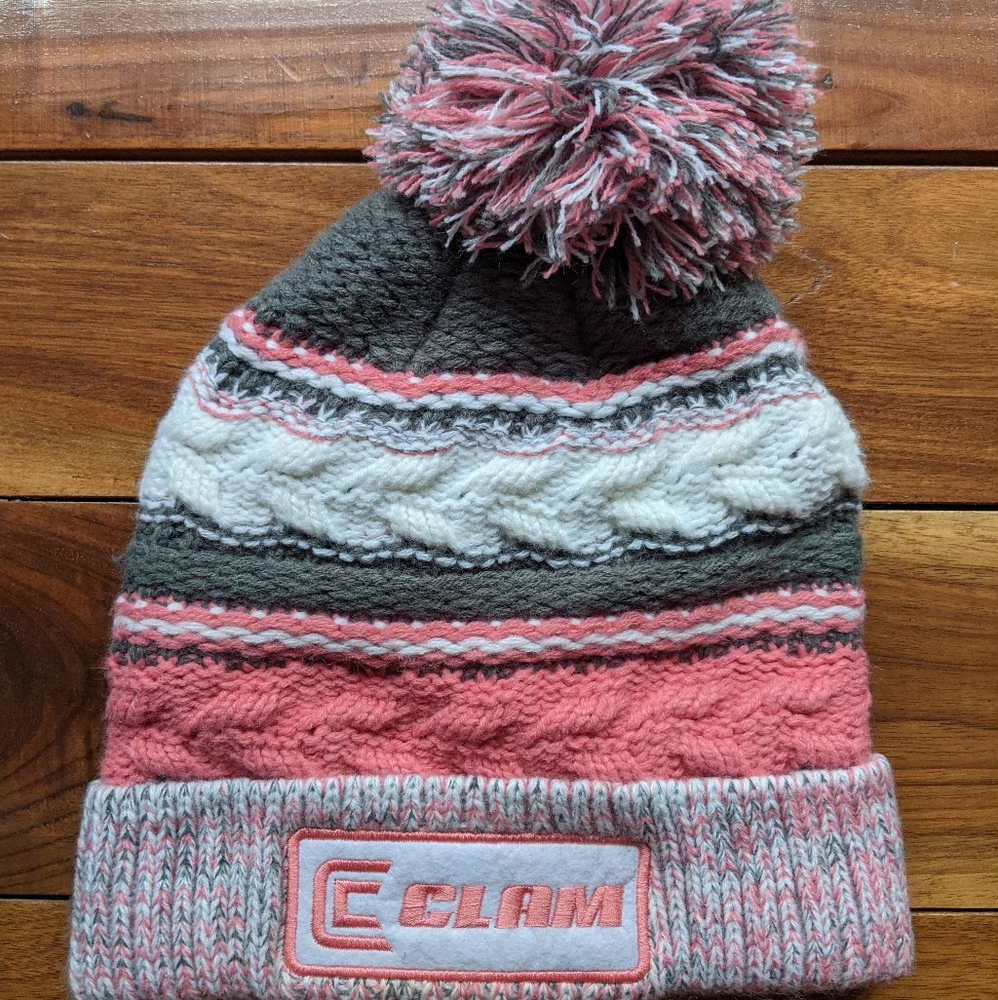 Clam pom winter hat